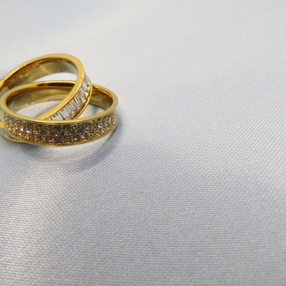 Michael Korse Ring size 8 - Picture 6 of 7